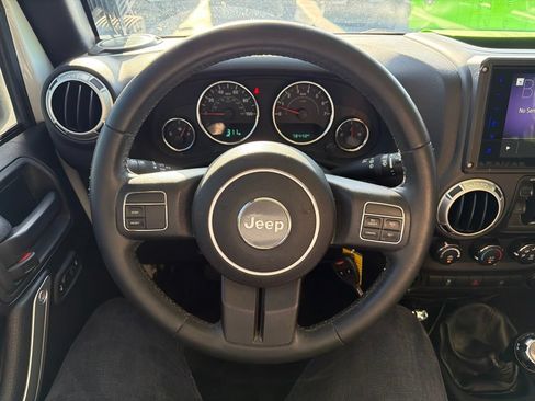 Used 2016 Jeep Wrangler Unlimited Sahara AWD/4WD image 11