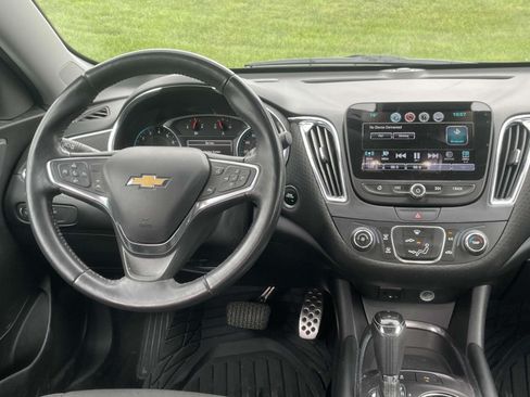 Used 2017 Chevrolet Malibu LT w/ Driver Confidence Package FWD image 12