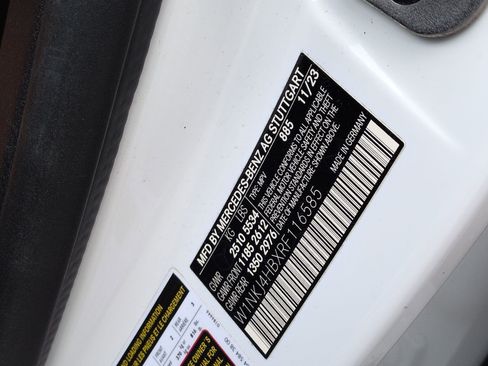 Used 2024 Mercedes-Benz GLC 300 4MATIC image 34