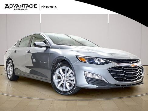 Used 2024 Chevrolet Malibu LT image 2