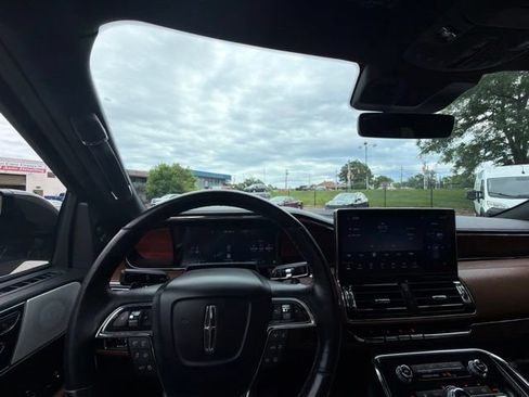 Used 2024 Lincoln Navigator Reserve AWD/4WD image 42