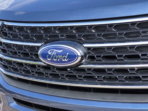 Used 2020 Ford Explorer XLT RWD image 12