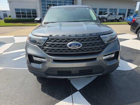 Used 2024 Ford Explorer XLT w/ Equipment Group 202A AWD/4WD image 8