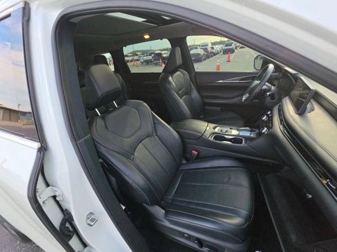 Used 2023 INFINITI QX60 Luxe w/ Vision Package FWD image 11