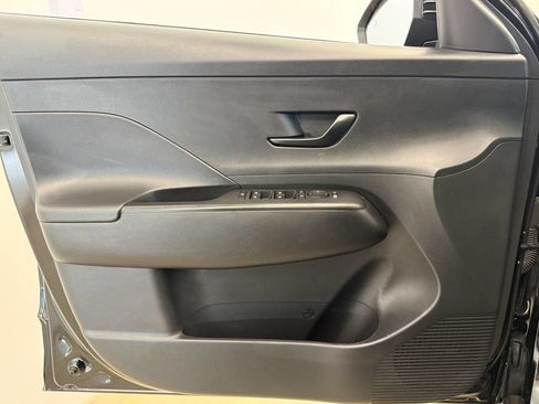 Used 2025 Hyundai Kona SEL FWD image 13
