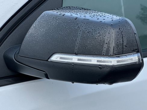 Used 2022 GMC Acadia AT4 w/ Technology Package image 57