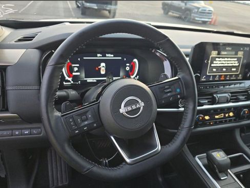 Certified 2024 Nissan Pathfinder Platinum w/ Cargo Package image 5