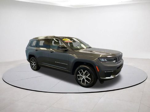 Certified 2025 Jeep Grand Cherokee L Limited w/ Trailer Tow Package AWD/4WD image 8