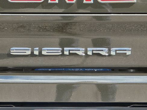 Used 2022 GMC Sierra 2500 AT4 w/ AT4 Preferred Package AWD/4WD image 37