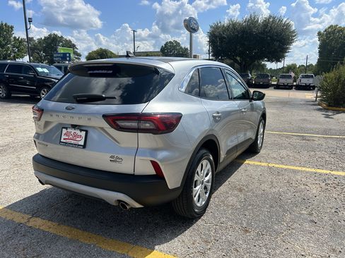Used 2023 Ford Escape Active w/ Cold Weather Package FWD image 5