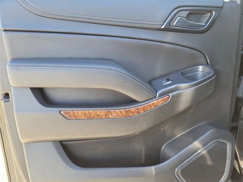Used 2017 Chevrolet Suburban Premier image 10