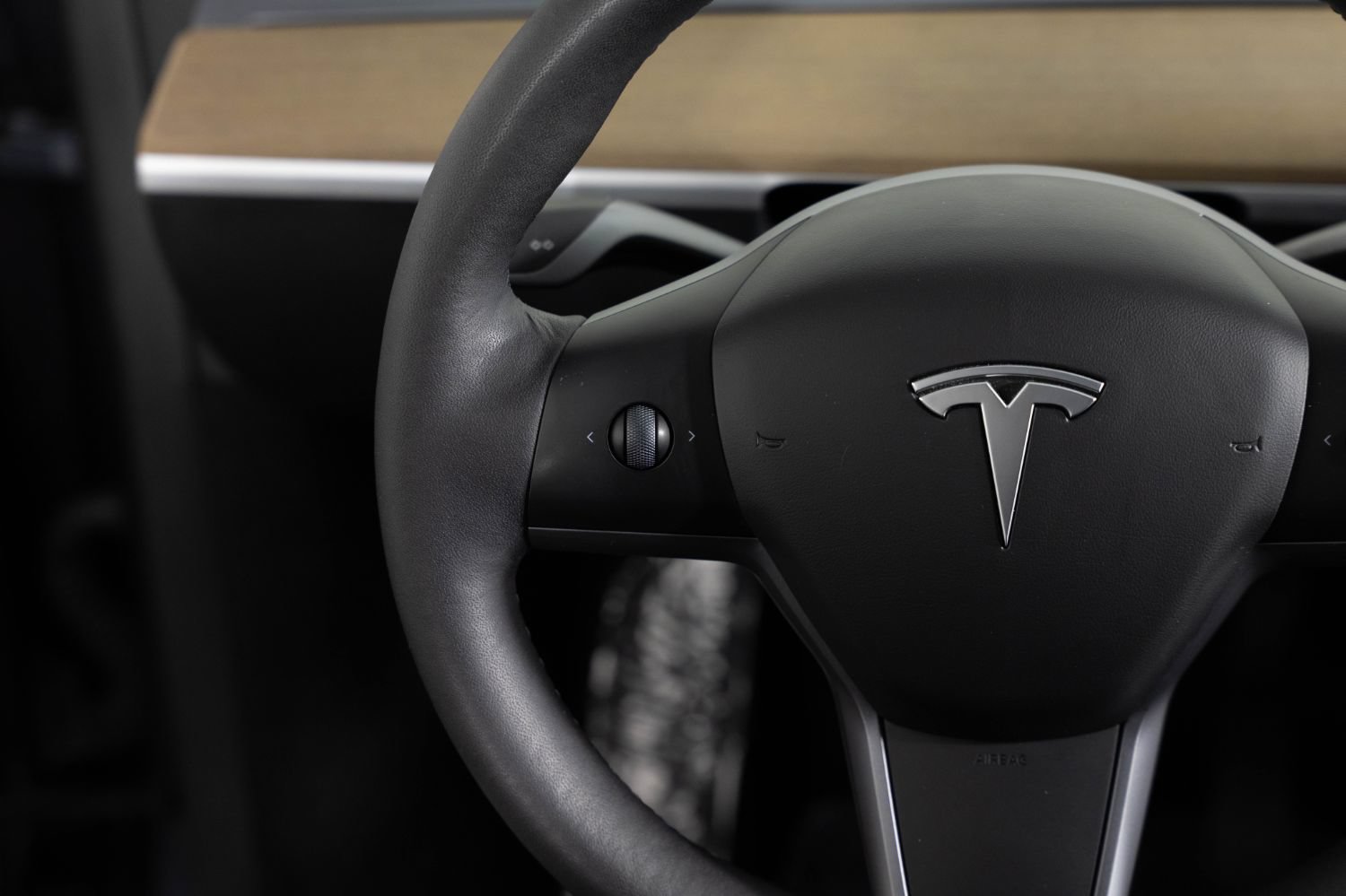 Used 2023 Tesla Model Y Long Range AWD/4WD image 31