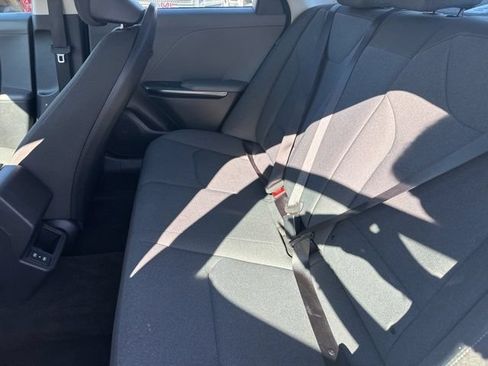 Used 2025 Kia K4 FWD image 28