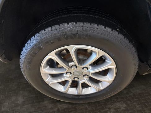 Used 2016 Jeep Grand Cherokee Limited AWD/4WD image 40