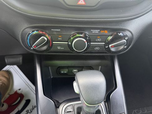 Used 2020 Kia Soul GT-Line FWD image 22