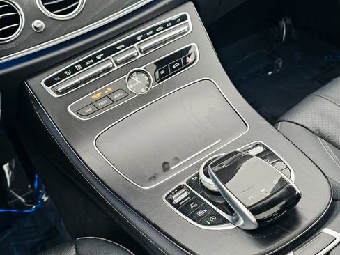 Certified 2018 Mercedes-Benz E 300 4MATIC image 32