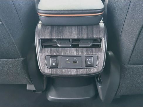 Used 2024 Nissan Ariya AWD image 27