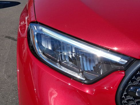 New 2025 Mercedes-Benz GLC 300 4MATIC image 9