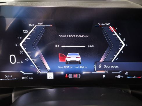 Used 2025 BMW 330i Sedan w/ M Sport Package image 4