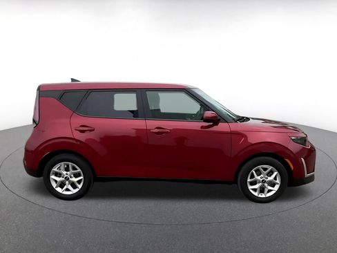 Used 2025 Kia Soul LX w/ LX Technology Package FWD image 16