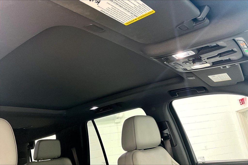 Used 2021 GMC Yukon SLT w/ SLT Premium Package RWD image 21