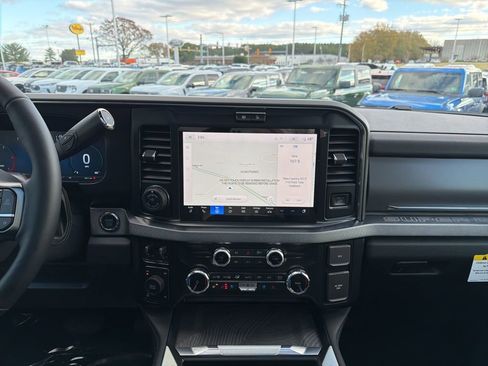 New 2025 Ford F250 Platinum image 29