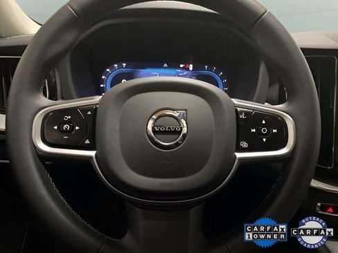Used 2025 Volvo XC60 B5 Plus image 40