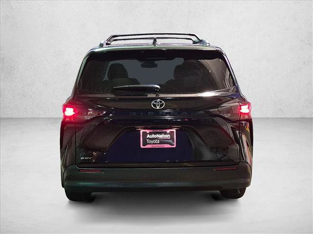 Certified 2026 Toyota Sienna LE FWD image 7