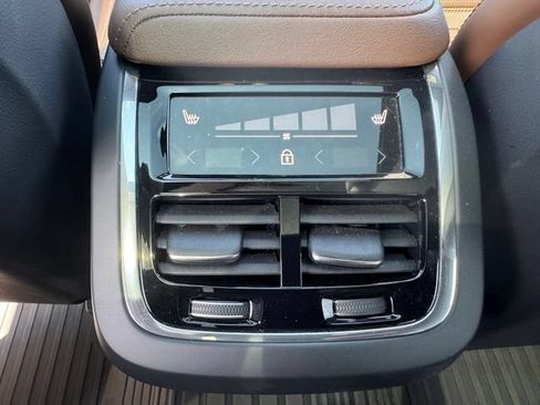 Used 2023 Volvo XC60 B6 Ultimate w/ Protection Package Premier AWD/4WD image 18