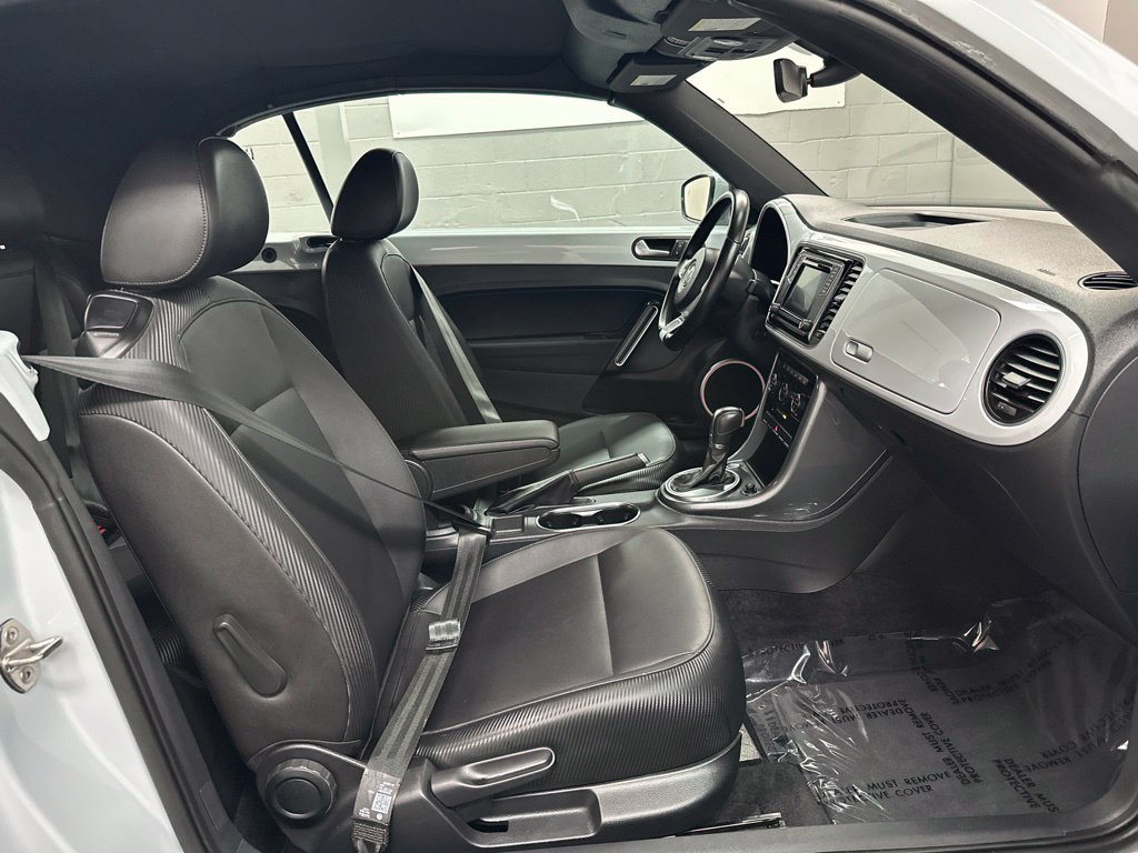 Used 2019 Volkswagen Beetle 2.0T SE FWD image 24