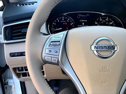 Used 2014 Nissan Rogue SL w/ SL Premium Package AWD/4WD image 23