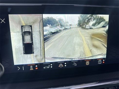 Used 2025 GMC Sierra 3500 Denali image 17