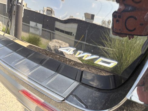 Used 2023 Ford Explorer XLT w/ Equipment Group 202A AWD/4WD image 7