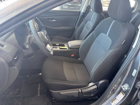 Used 2025 Nissan Sentra SV FWD image 32