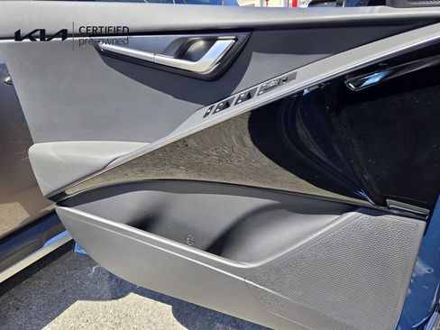 Certified 2024 Kia Niro Wind FWD image 25