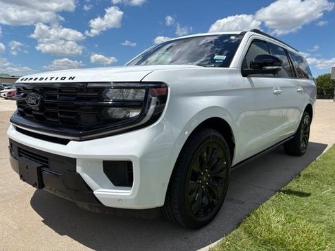 Used 2025 Ford Expedition Max Platinum w/ Stealth Appearance Package AWD/4WD image 8