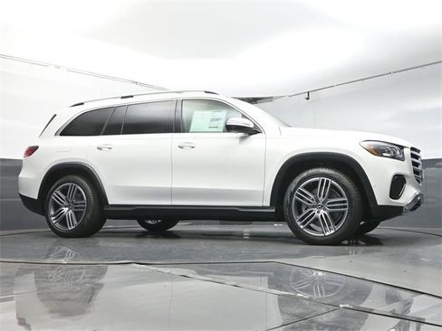 New 2026 Mercedes-Benz GLS 450 4MATIC image 36