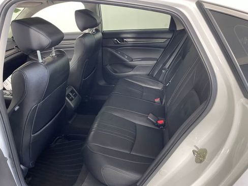 Used 2019 Honda Accord Touring image 13
