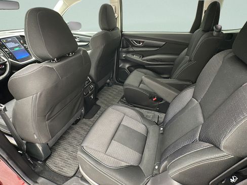 Used 2025 Subaru Ascent Premium AWD/4WD image 9