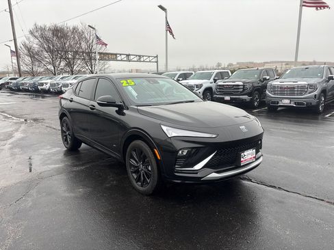 Used 2025 Buick Envista Sport Touring w/ Convenience I Package image 3