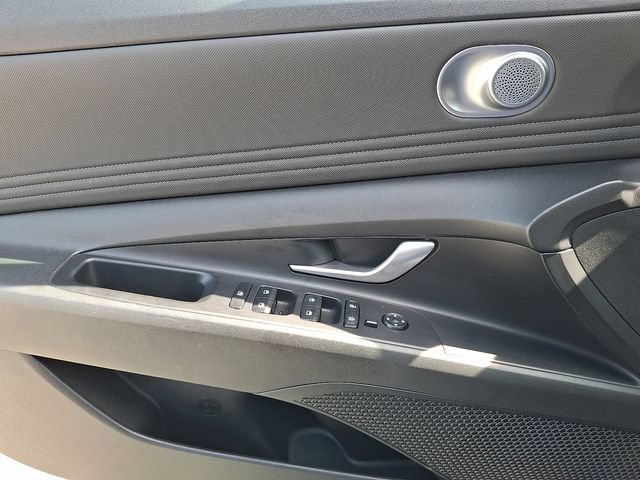 Certified 2023 Hyundai Elantra SEL w/ Convenience Package FWD image 12