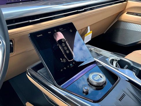 Certified 2025 Cadillac Escalade IQ Luxury 2 AWD/4WD image 15