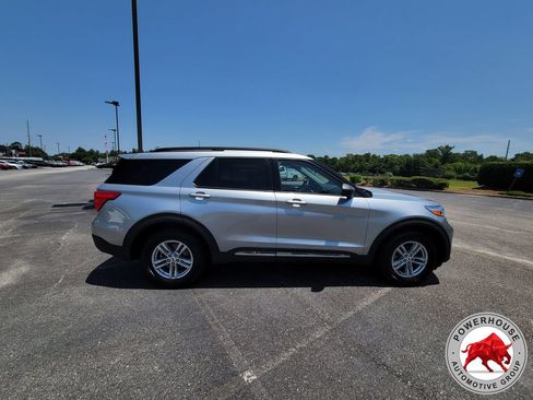 Certified 2023 Ford Explorer XLT w/ Equipment Group 202A AWD/4WD image 7