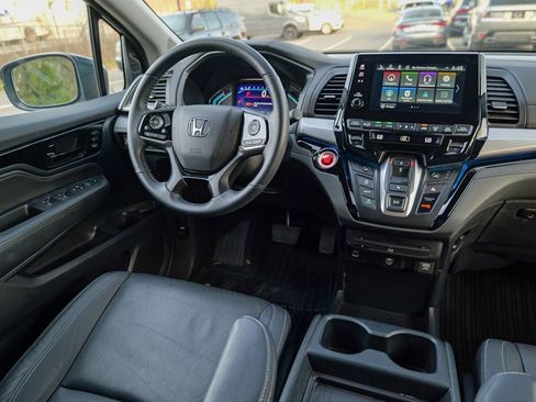 Used 2023 Honda Odyssey Touring image 42