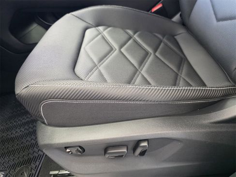 New 2026 Volkswagen Atlas Cross Sport SE image 17