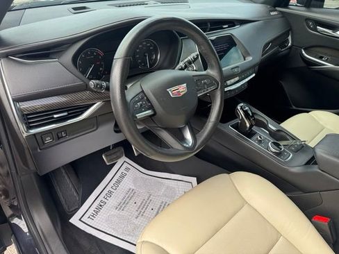Used 2023 Cadillac XT4 Sport FWD image 14