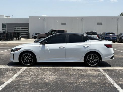 Used 2024 Nissan Sentra SR w/ SR Premium Package FWD image 8