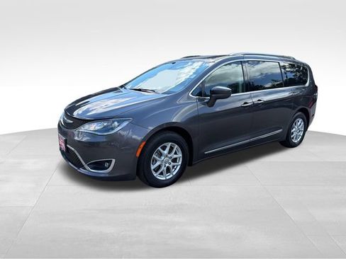 Used 2020 Chrysler Pacifica Touring-L FWD image 7