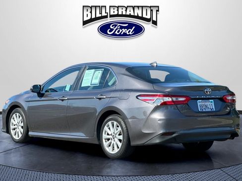 Used 2020 Toyota Camry LE FWD image 5