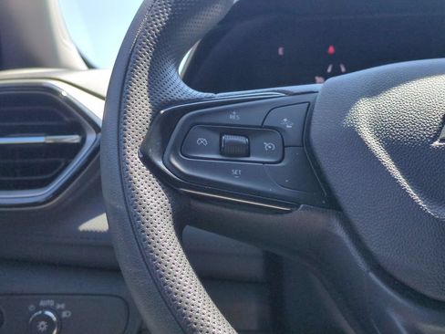 Used 2025 Chevrolet TrailBlazer LT AWD/4WD image 20